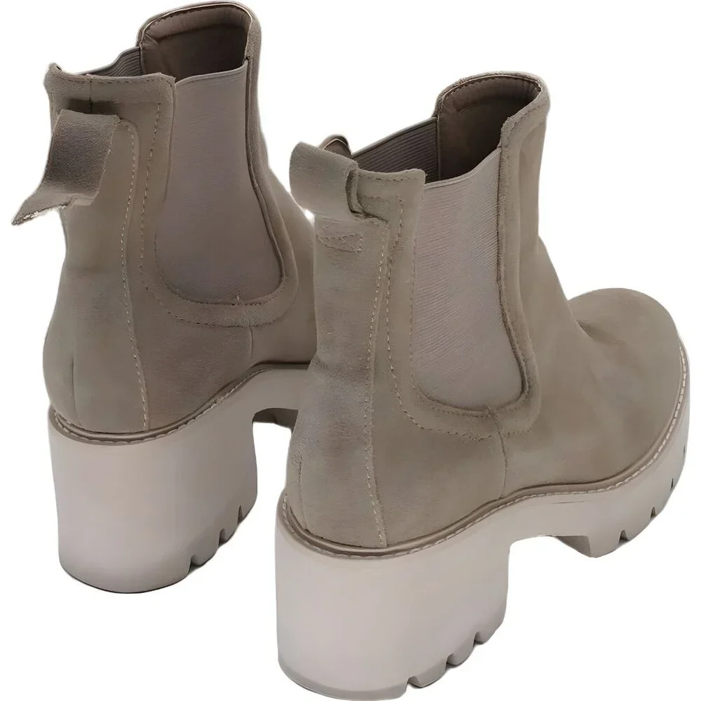 RIBETRINI Women's Classic Beige Chelsea Boots Size 7 - Broken Heel Tab - Picture 3 of 6